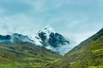 Fototapeta premium snowy veronica in cusco peru