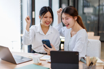 woman, office, employee, executive, boss, computer, business, girl, formation, manager, happy, company, intern, feedback, using, colleague, audit, staff, coworker, worker, secretary, female, lady, pro