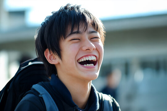 Smiling High School Student Portrait/笑顔の高校生ポートレート