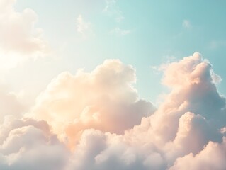 Obraz premium Soft Pastel Clouds in Bright Sky at Sunrise with Gentle Light