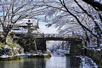 雪の積もった近江八幡の八幡堀