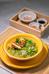 pho soup with chicken meat