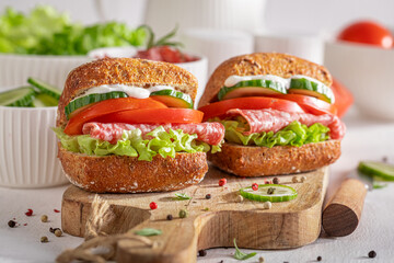 A fresh and delightful sandwich ideal for a morning breakfast.