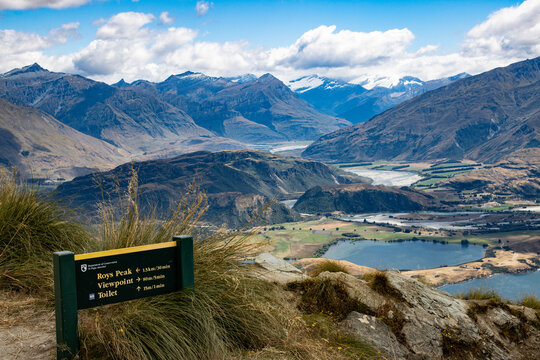 Breathtaking View of Lake Wanaka from Roy's Peak, New Zealand