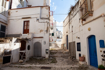 Naklejka premium Charming Adriatic coastal town with narrow streets in Apulia, Italy - Peschici.