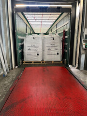 Transportation of dangerous goods bisphenol in big bags. Transportation of ADR cargo