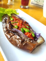 Eggplant chilies dish 