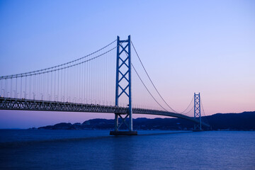 明石海峡大橋と淡路島