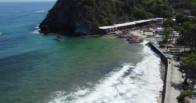 Vista a&eacute;rea de Puerto Colombia - Choroni, en Aragua Venezuela