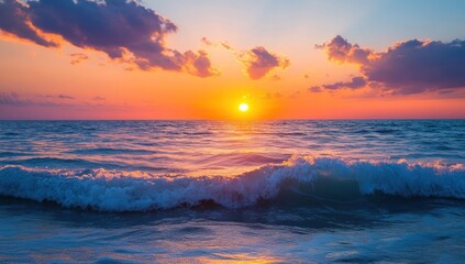 Obraz premium Sunset waves on beach, dramatic sky