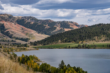 Fototapeta premium Lower Slide Lake is located in Bridger-Teton National Forest, in the U.S. state of Wyoming. the Gros Ventre landslide dammed the Gros Ventre River.
