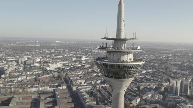 Rheinturm, Landtag NRW und Medienhafen in D&uuml;sseldorf am Rhein