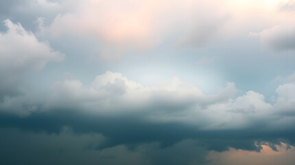 Obraz premium Dramatic Landscape Sky – Pastel Sunrise & Dark Storm Clouds