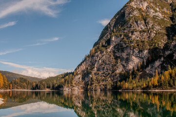 Pragser Wildsee (italienisch Lago di Braies) ist ein Bergsee im Pragser Tal in der Südtiroler Gemeinde Prags. Er liegt wenige Kilometer südlich des Hochpustertals zwischen Bruneck und Toblach 
