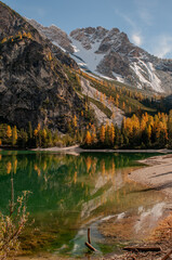 Pragser Wildsee (italienisch Lago di Braies) ist ein Bergsee im Pragser Tal in der Südtiroler Gemeinde Prags. Er liegt wenige Kilometer südlich des Hochpustertals zwischen Bruneck und Toblach 

