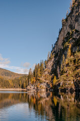 Pragser Wildsee (italienisch Lago di Braies) ist ein Bergsee im Pragser Tal in der Südtiroler Gemeinde Prags. Er liegt wenige Kilometer südlich des Hochpustertals zwischen Bruneck und Toblach 
