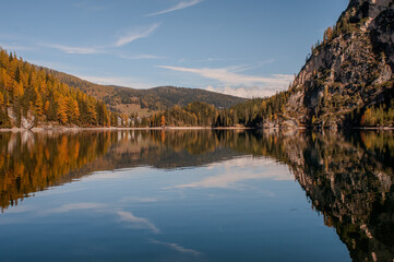 Pragser Wildsee (italienisch Lago di Braies) ist ein Bergsee im Pragser Tal in der Südtiroler Gemeinde Prags. Er liegt wenige Kilometer südlich des Hochpustertals zwischen Bruneck und Toblach 
