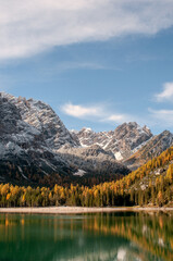 Pragser Wildsee (italienisch Lago di Braies) ist ein Bergsee im Pragser Tal in der Südtiroler Gemeinde Prags. Er liegt wenige Kilometer südlich des Hochpustertals zwischen Bruneck und Toblach 
