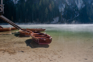 Pragser Wildsee (italienisch Lago di Braies) ist ein Bergsee im Pragser Tal in der Südtiroler Gemeinde Prags. Er liegt wenige Kilometer südlich des Hochpustertals zwischen Bruneck und Toblach 
