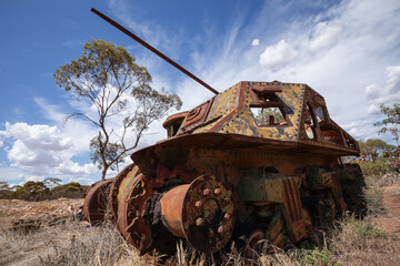 verrostete Panzer aus dem zweiten Weltkrieg. irgendwo  in Australien. 