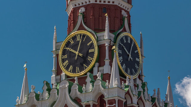 Moscow Kremlin, Spasskaya clock tower timelapse hyperlapse.