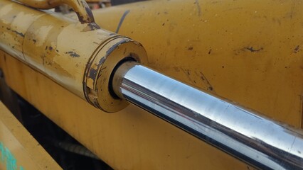 油圧シリンダー