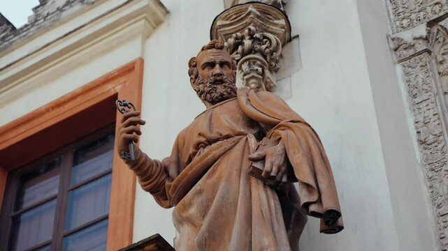 The detailed sculptures on the fa&ccedil;ade display an array of religious figures, each with a story told through fine stonework