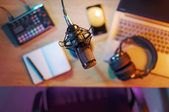 Audio equipment and laptop in the home studio