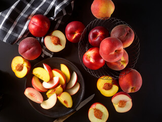 Pfirsiche und Nektarinen, Obst, Steinobst, Vitamine, Spalten, Obstsalat, 