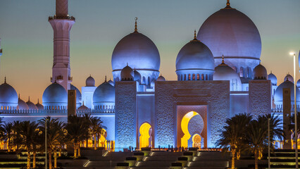 Sheikh Zayed Grand Mosque in Abu Dhabi day to night timelapse after sunset, UAE © HyperlapsePro