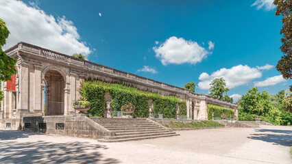 Obraz premium Palais du Capitole timelapse hyperlapse in Jardin public de Bordeaux, France