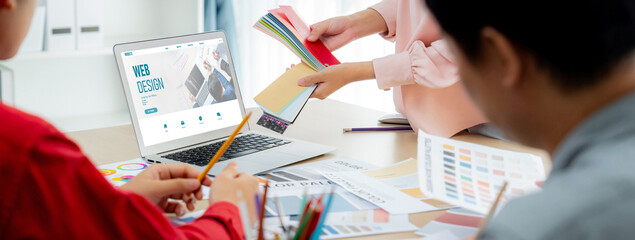 Website design software provide brisk template for online retail business and e-commerce