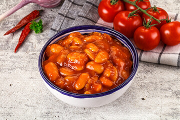 Baked kidney with tomato sauce