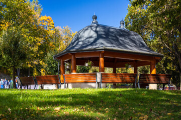 Altana przy deptaku w Krynicy-Zdroju.