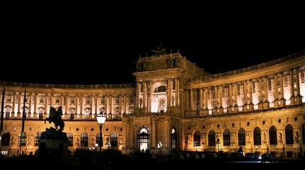 Fototapeta premium オーストリア、ウィーン、ヘルデンプラッツ：heldenplatz in wien