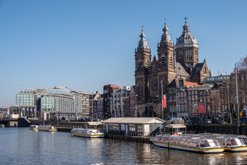 Fototapeta premium Le centre-ville de la ville de Amsterdam au Pays-Bas