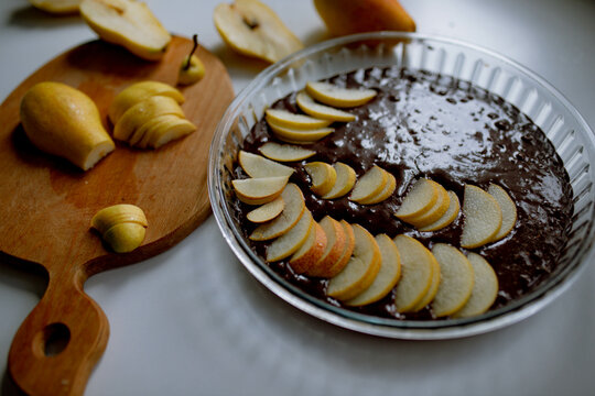 chocolate pie with pears