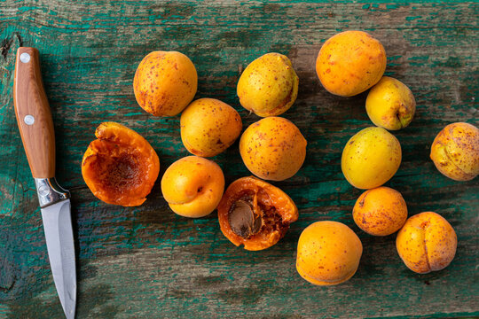 apricots with a knife