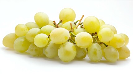 白い背景に隔離されたブドウ