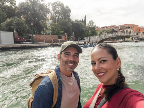 ugc couple selfie in venice
