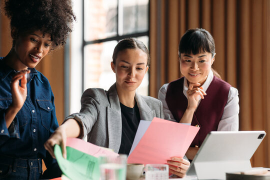 Business women - Powered by Adobe
