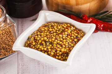 Spicy mustard sauce with seeds