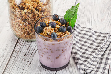 Granola with blueberry and yoghurt