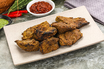 Grilled beef barbecue with spises