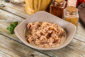 Canned tuna fish in the bowl