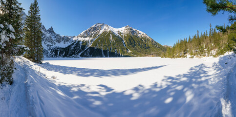 Frozen Sea Eye lake in Tatra mountains. Poland  © Pawel Pajor