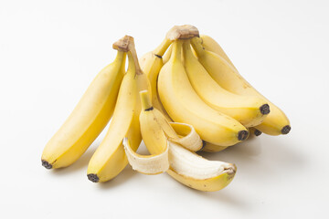   Banana is an evergreen perennial plant of the banana family. It grows to a height of 3 to 10 meters and grows from an underground corm shaped like a bamboo shoot.
