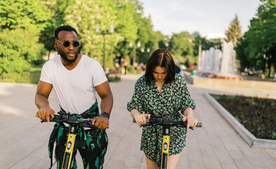 Happy Couple On The Date Outdoors .