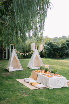 Charming Outdoor Teepee Party Setup