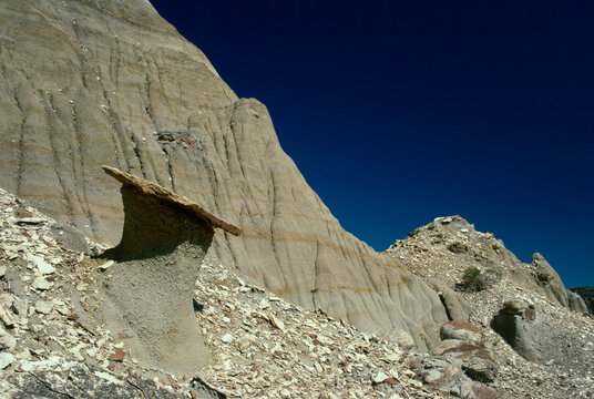 North Dakota Badlands formations film capture